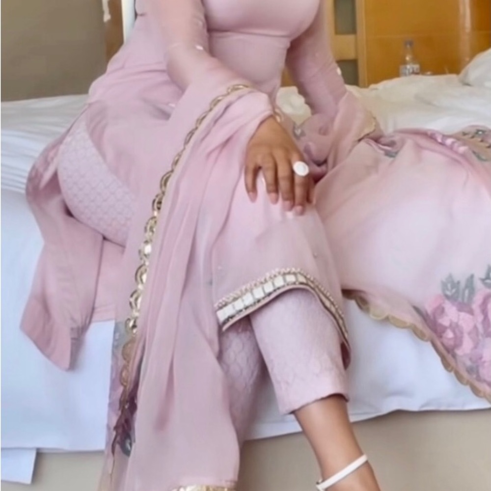 Light Lavender Pink Salwar Kameez - Picture 2 of 9